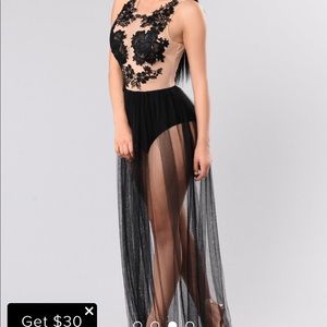 Fashion  nova dress brand new never worn.. size XS